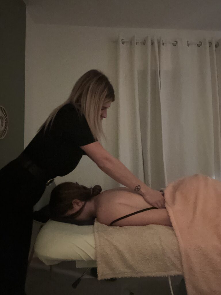 L’attribut alt de cette image est vide, son nom de fichier est IMG_4020-768x1024.jpg.